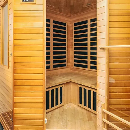 10 Person In Storvorde-by Traum