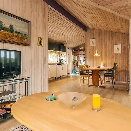 10 Person In Storvorde-by Traum