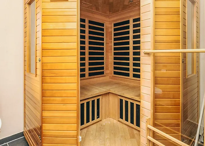 10 Person In Storvorde-by Traum